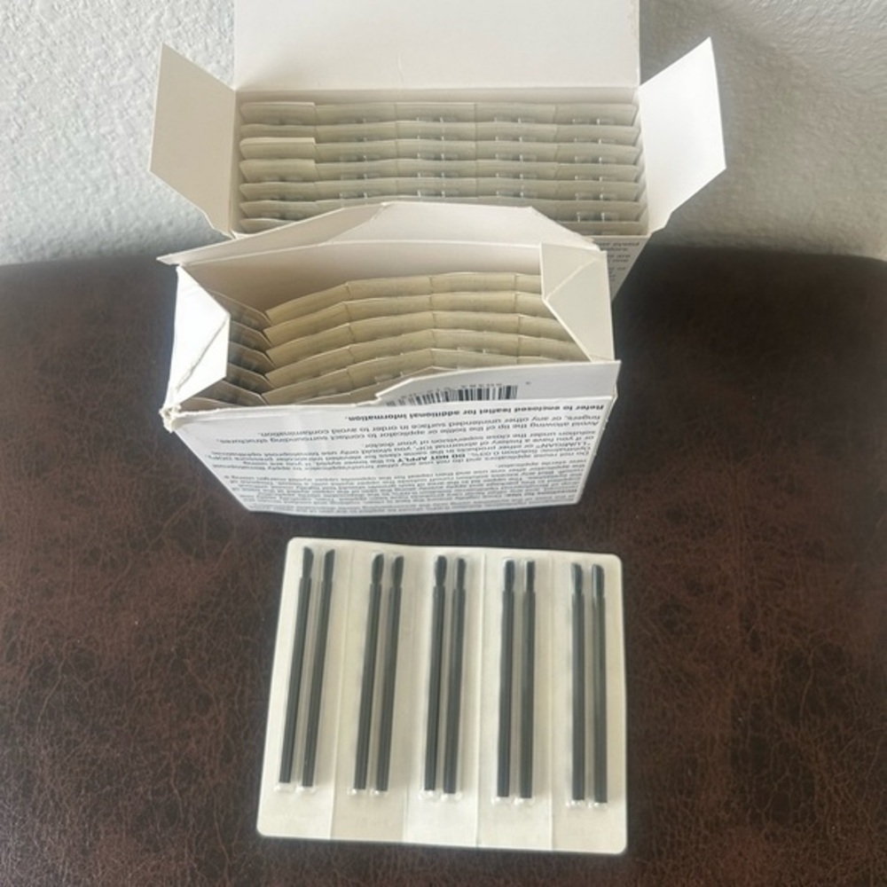 70 pairs / 140 pc Count Sterile  EYELASH /SERUM applicator BRUSH